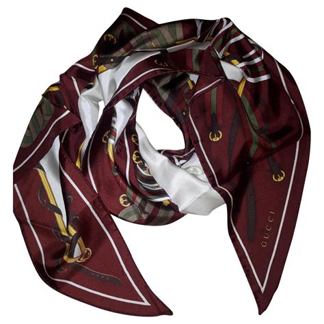 prix foulard soie gucci|Gucci .